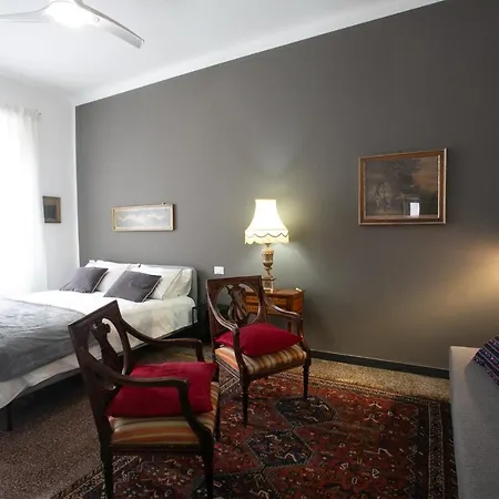 Altido Spacious Flat For 7, Near Train Station In شقة جنوة