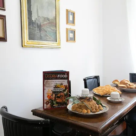 Altido Spacious Flat For 7, Near Train Station In شقة جنوة
